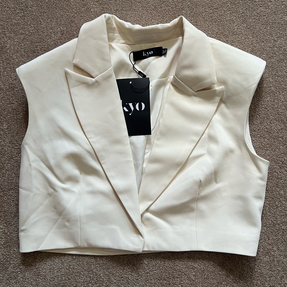 Cream Crop Vest